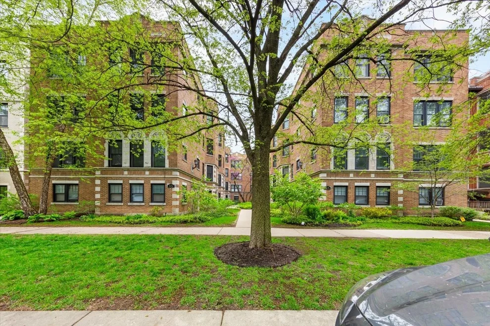 Unit for sale at 602 Sheridan Road, Evanston, IL 60202