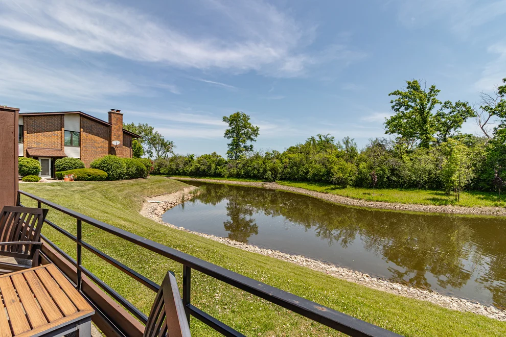 Unit for sale at 1071 Deerfield Place, Highland Park, IL 60035