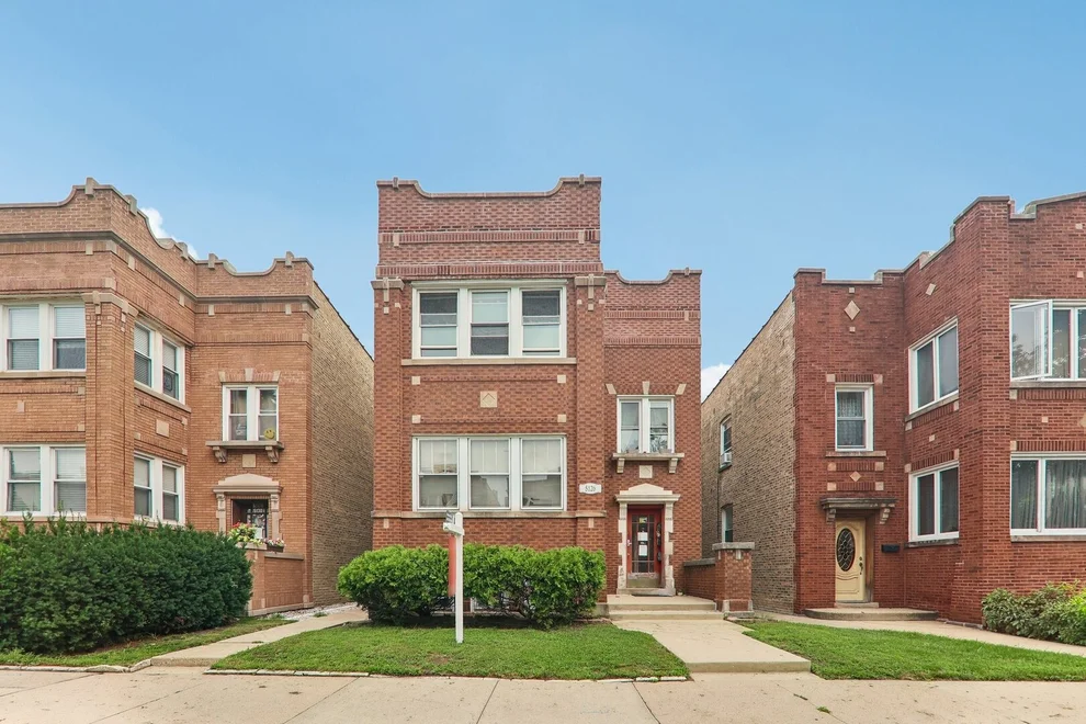 Unit for sale at 5126 W Cullom Avenue, Chicago, IL 60641