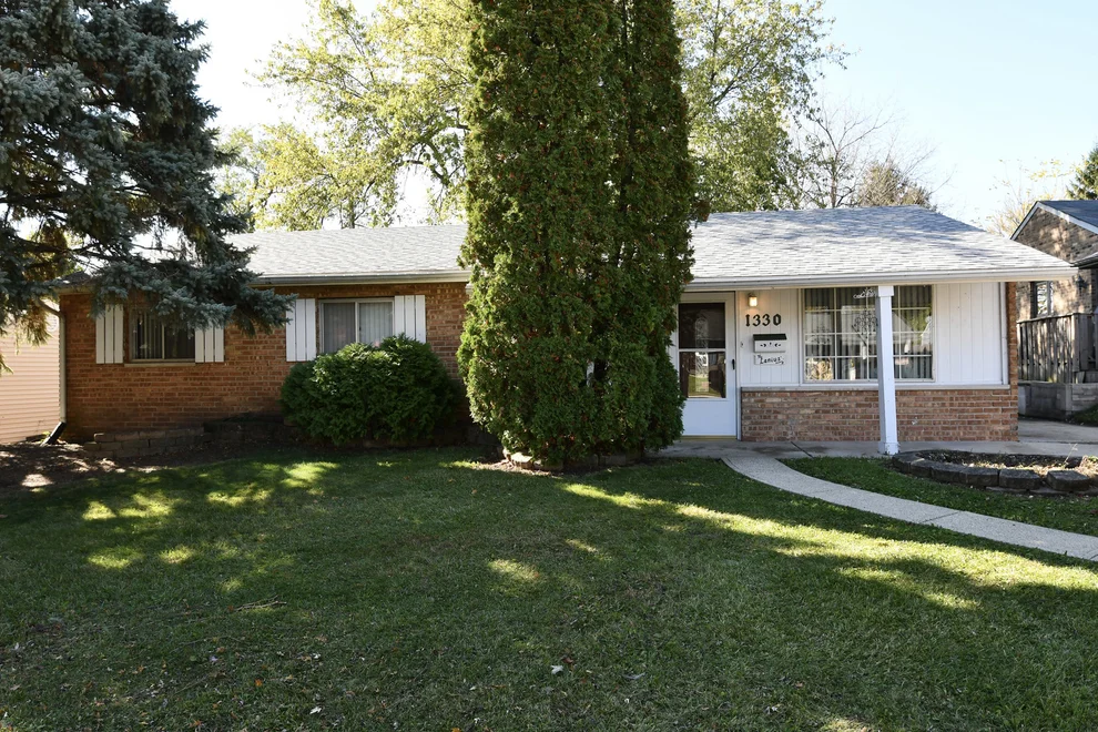 Unit for sale at 1330 Glen Hill Drive, Glendale Heights, IL 60139