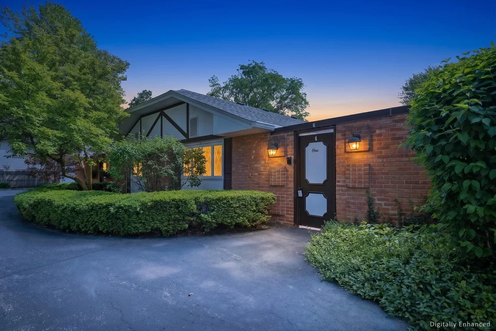 Unit for sale at 1 Carlisle on Duxbury Court, Rolling Meadows, IL 60008