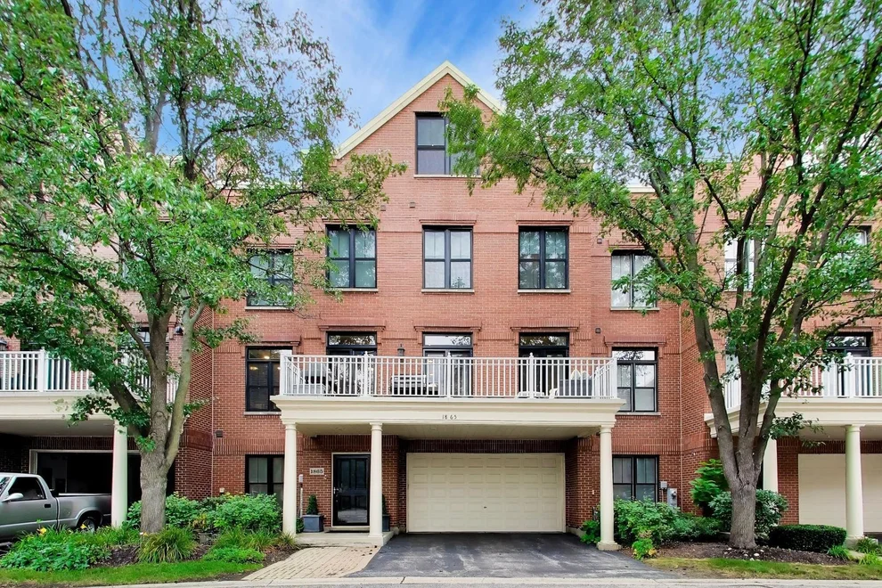 Unit for sale at 1865 Admiral Court, Glenview, IL 60026