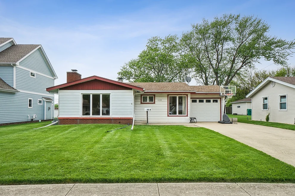 Unit for sale at 1028 Cherokee Place, Lemont, IL 60439