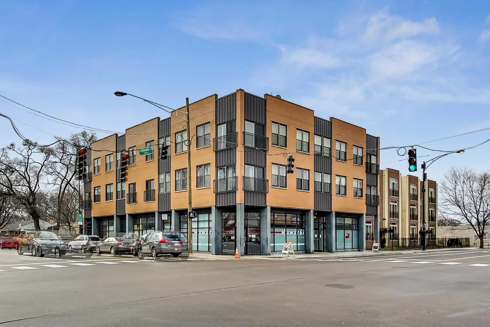 Unit for sale at 2807 W Howard Street, Chicago, IL 60645