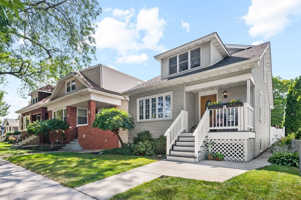 Unit for sale at 5750 N Merrimac Avenue, Chicago, IL 60646