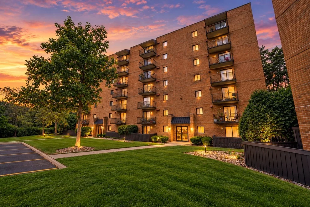 Unit for sale at 6040 Lake Bluff Drive, Tinley Park, IL 60477