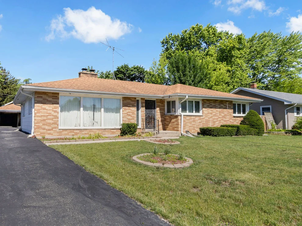 Unit for sale at 508 N Metropolitan Avenue, Waukegan, IL 60085
