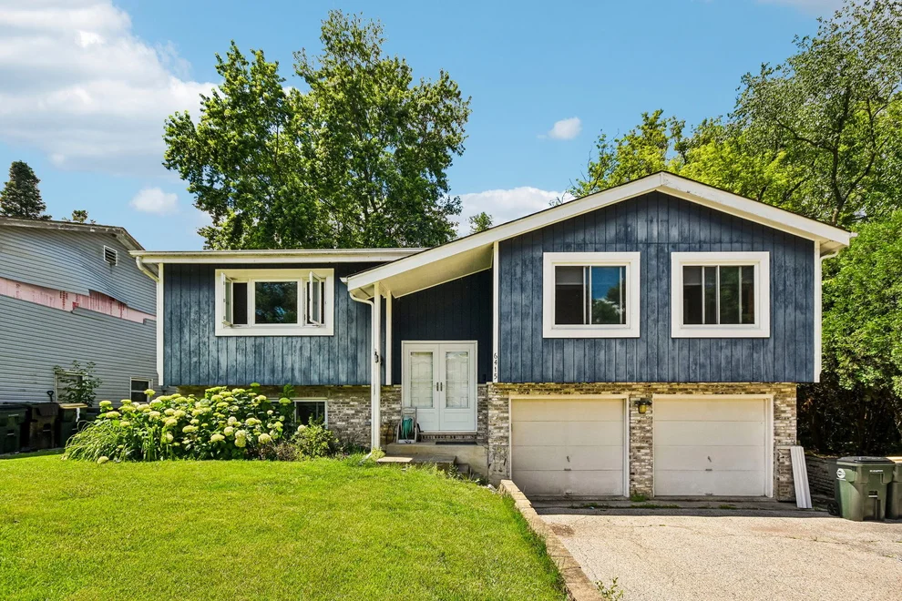 Unit for sale at 6415 Wood Drive, Oakwood Hills, IL 60013