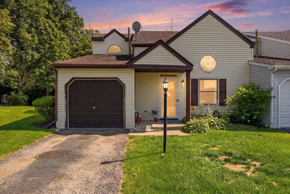 Unit for sale at 2440 Bridgewater Drive, Woodstock, IL 60098