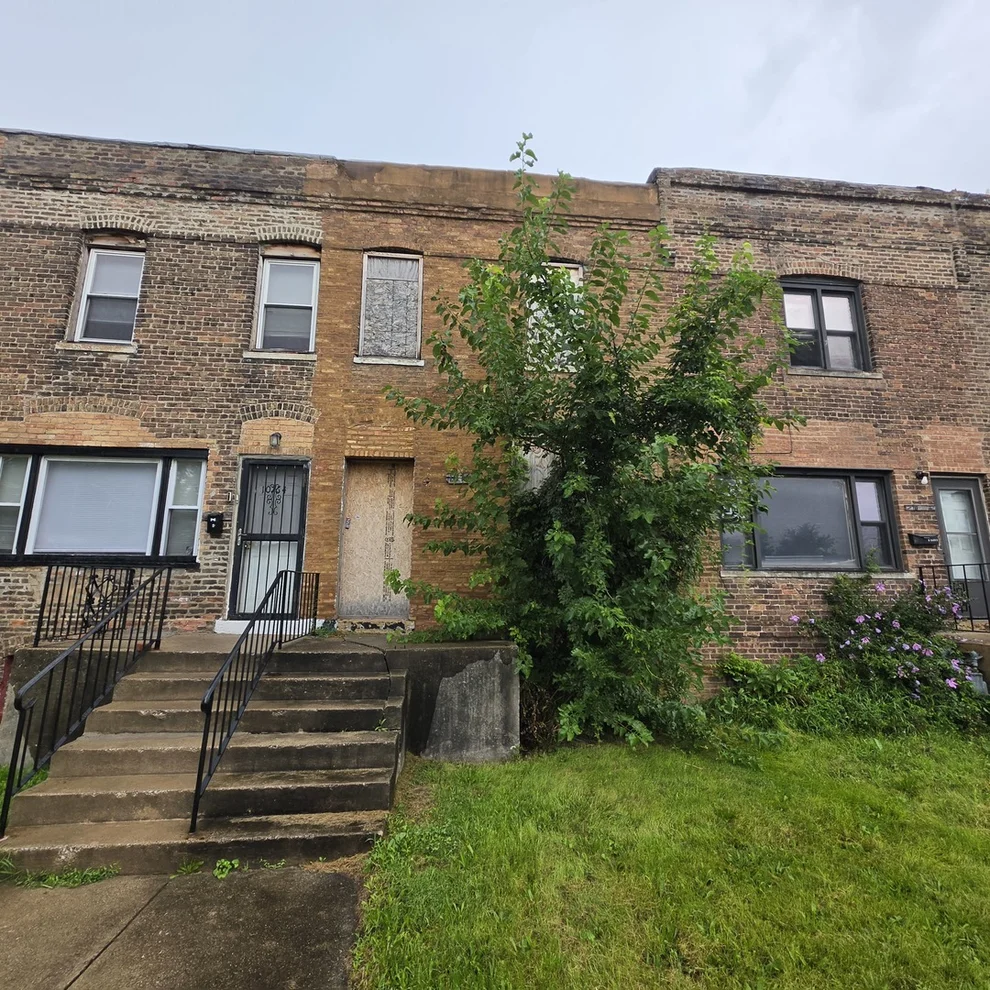 Unit for sale at 10762 S Langley Avenue, Chicago, IL 60628