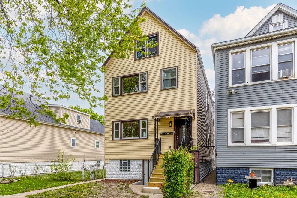 Unit for sale at 2806 S 48th Court, Cicero, IL 60804