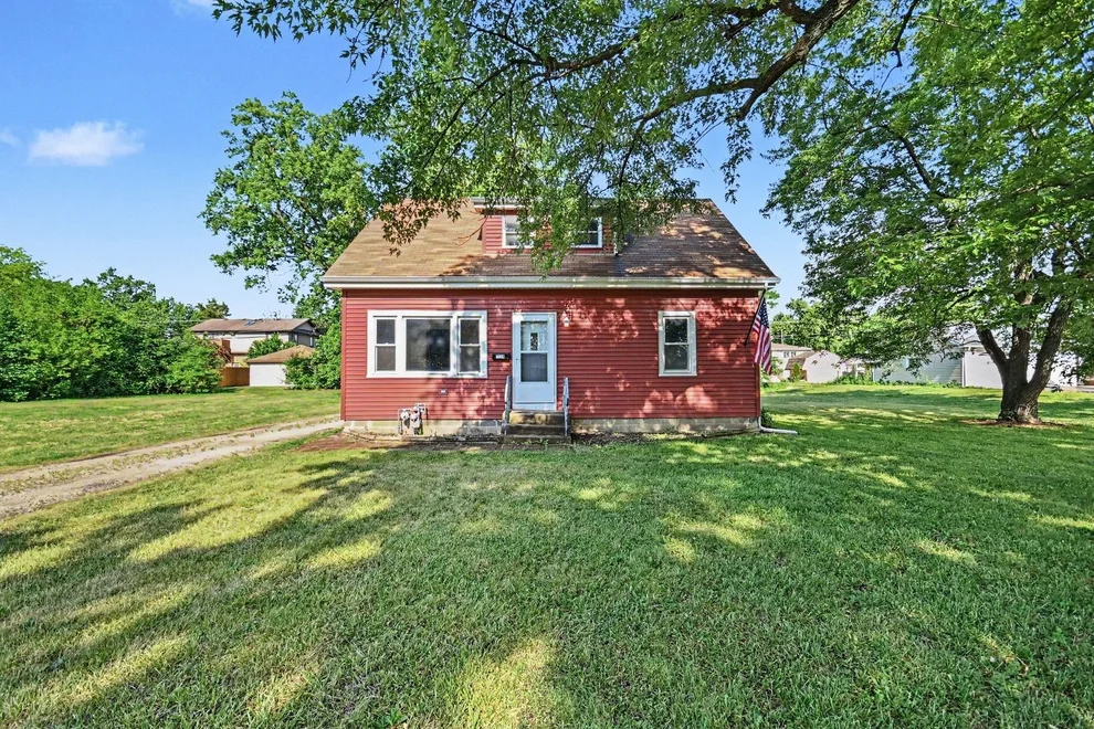 Unit for sale at 7750 Blazer Avenue, Justice, IL 60458
