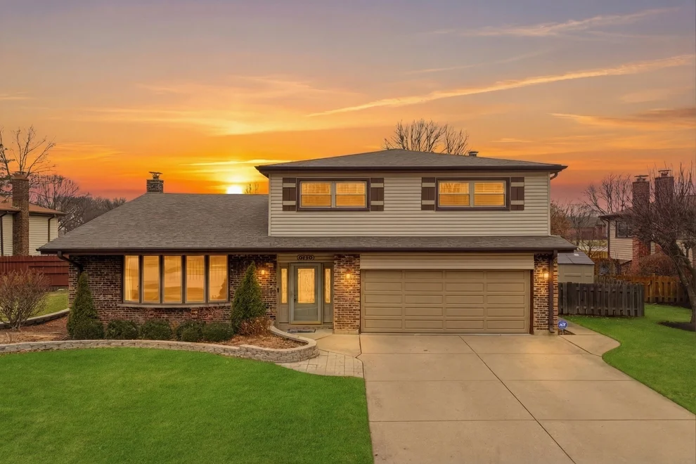 Unit for sale at 2126 E Waverly Lane, Arlington Heights, IL 60004