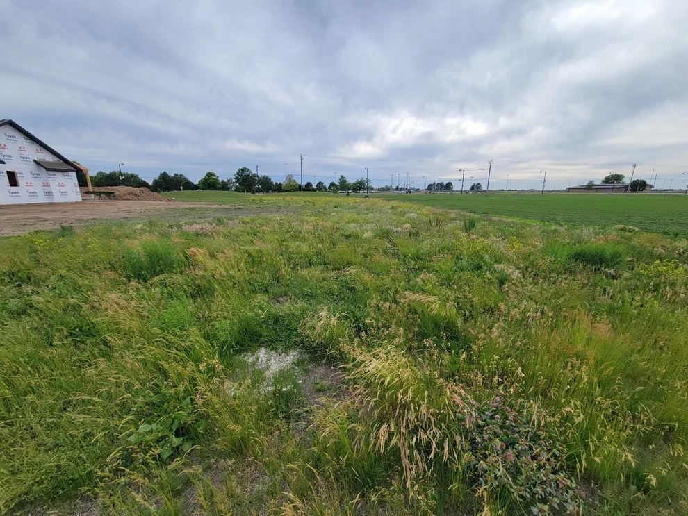 Unit for sale at 16 Pointe Boulevard, Peru, IL 61354