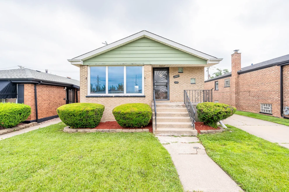 Unit for sale at 12927 S Saginaw Avenue, Chicago, IL 60633