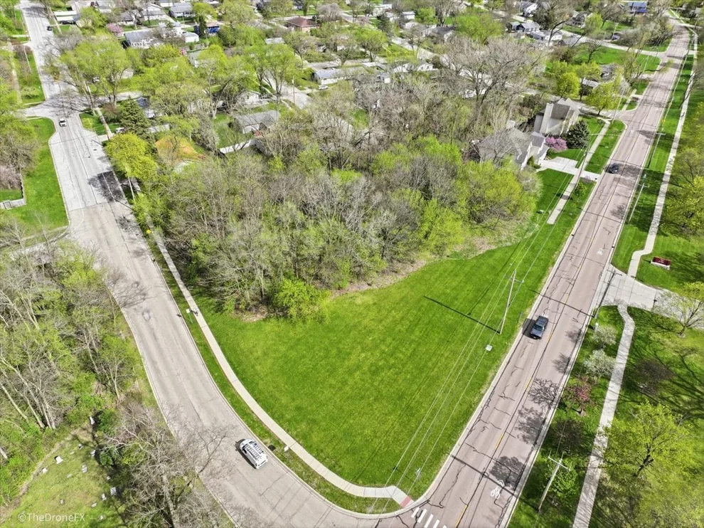 Unit for sale at 1009 S 9th Avenue, St. Charles, IL 60174