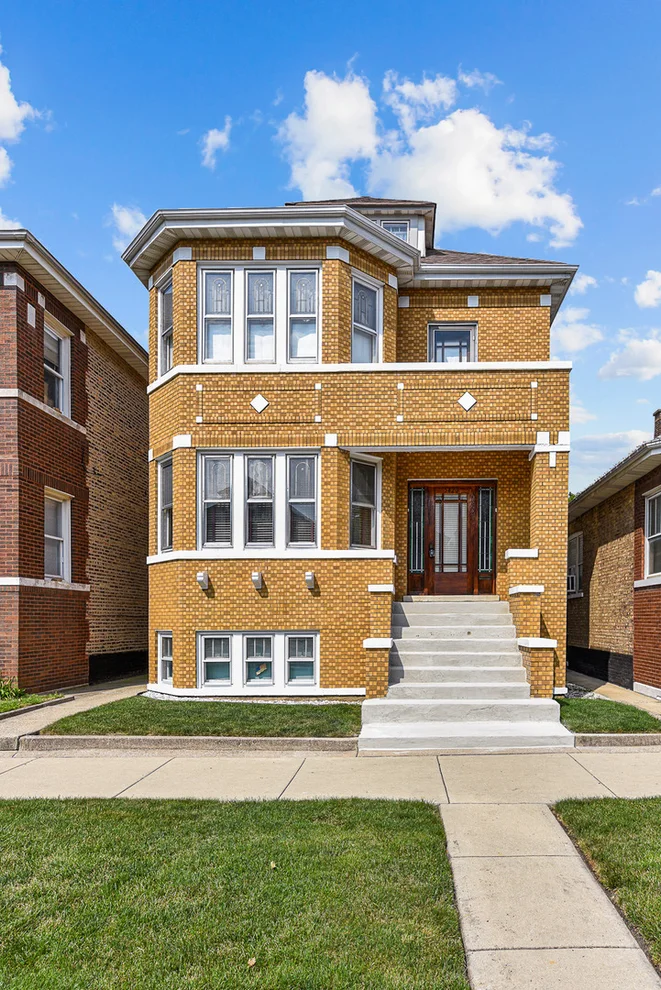 Unit for sale at 5420 S Sawyer Avenue, Chicago, IL 60632