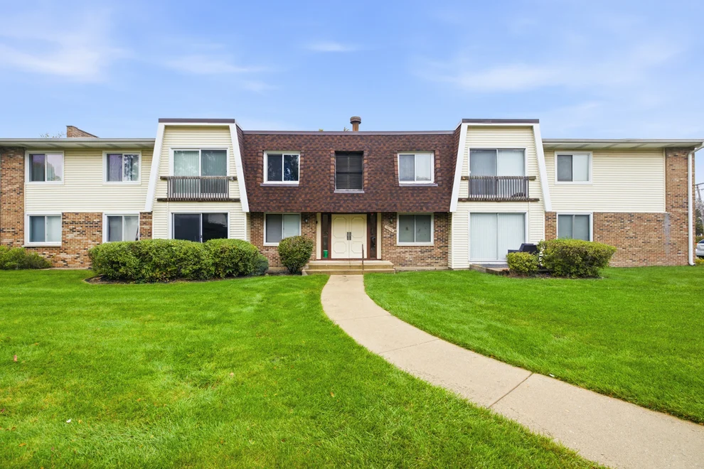 Unit for sale at 3018 Roberts Drive, Woodridge, IL 60517