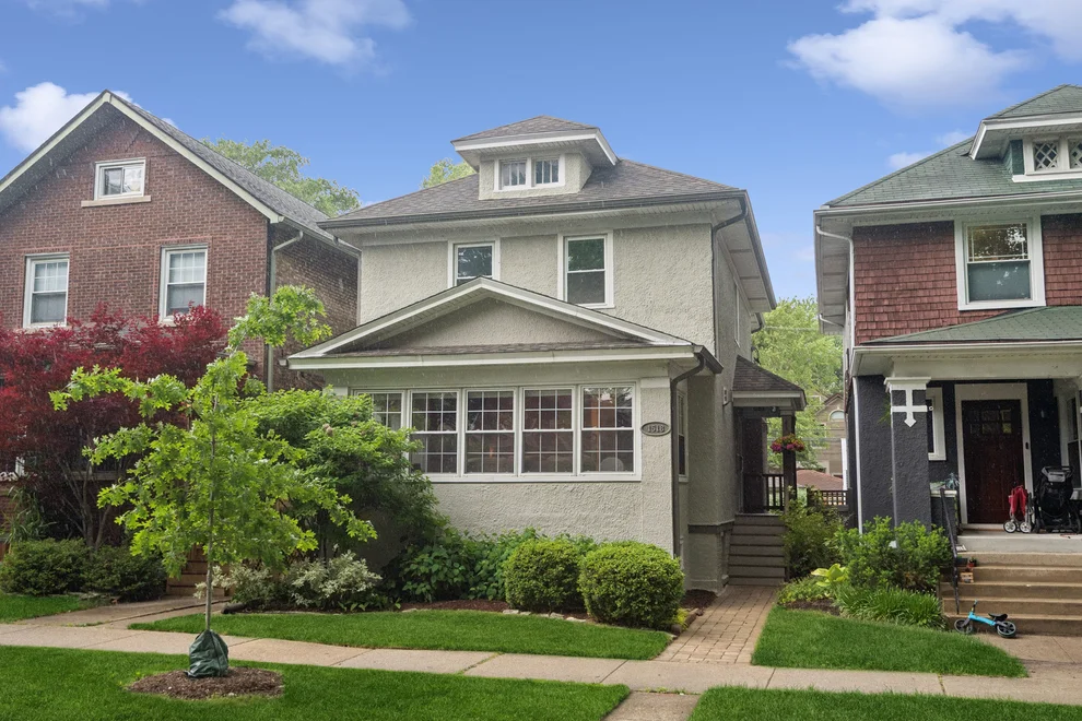 Unit for sale at 1518 W Norwood Street, Chicago, IL 60660