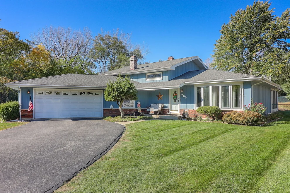 Unit for sale at 260 Robinson Lane, Westmont, IL 60559