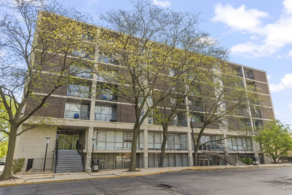 Unit for sale at 1043 S York Road, Bensenville, IL 60106