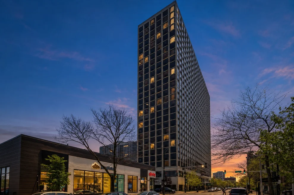 Unit for sale at 4343 N Clarendon Avenue, Chicago, IL 60613