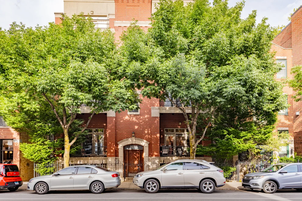 Unit for sale at 1931 N DAMEN Avenue, Chicago, IL 60647