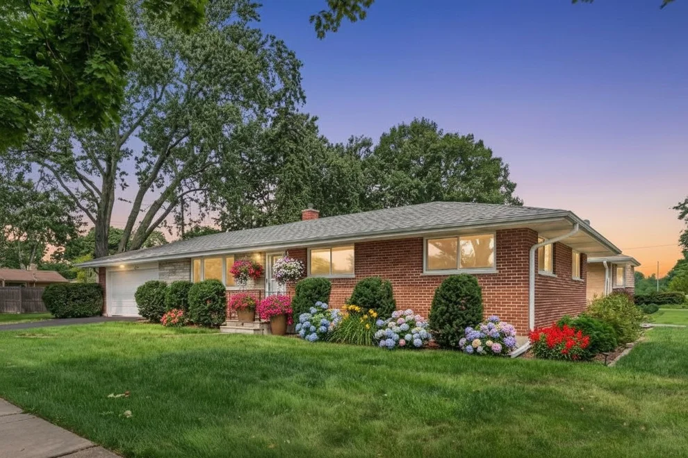 Unit for sale at 420 Berkshire Lane, Des Plaines, IL 60016