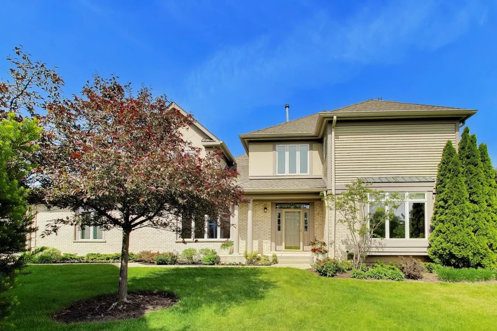 Unit for sale at 2511 Buckland Lane, Northbrook, IL 60062