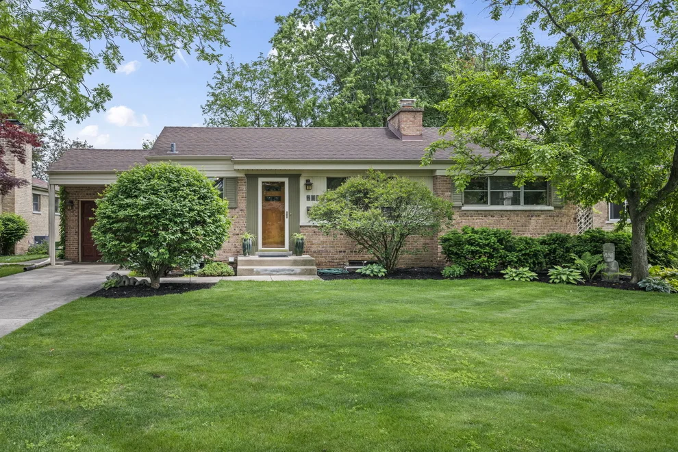 Unit for sale at 215 N Lincoln Lane, Arlington Heights, IL 60004