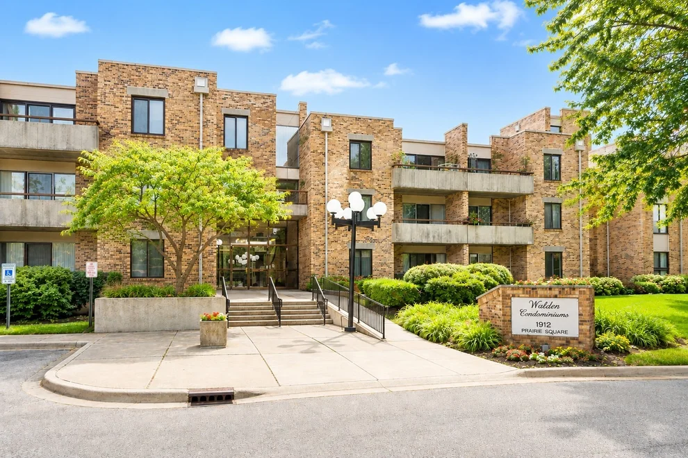 Unit for sale at 1912 PRAIRIE Square, Schaumburg, IL 60173