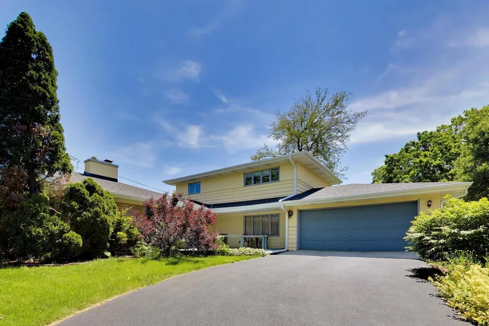 Unit for sale at 245 Ann Street, Clarendon Hills, IL 60514