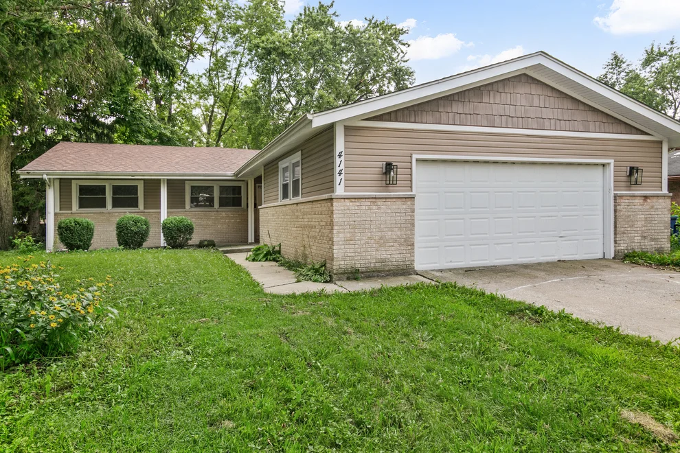 Unit for sale at 4141 Applewood Lane, Matteson, IL 60443