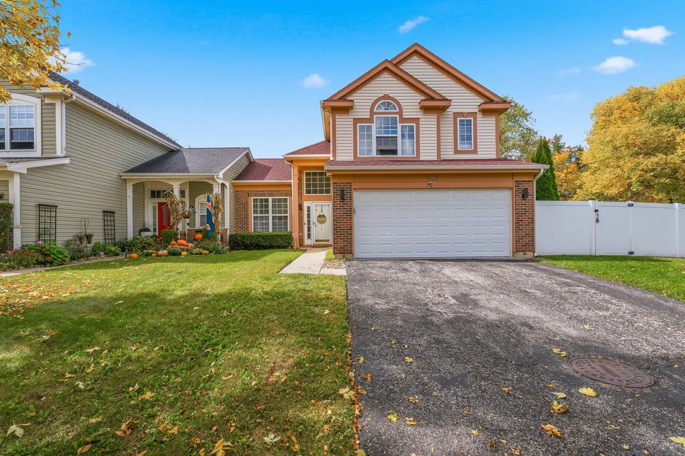 Unit for sale at 568 Cambridge Drive, Grayslake, IL 60030