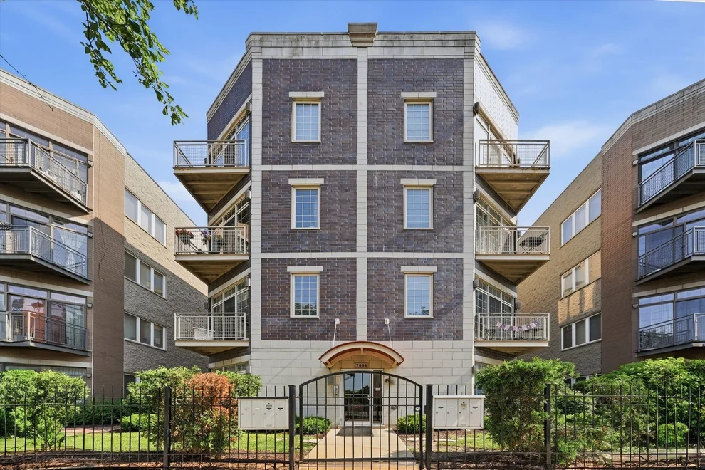 Unit for sale at 7934 W GRAND Avenue, Elmwood Park, IL 60707