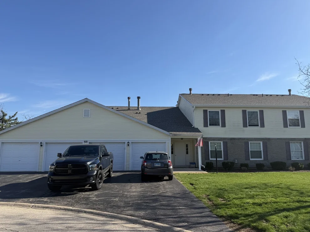 Unit for sale at 681 Thorntree Court, Bartlett, IL 60103