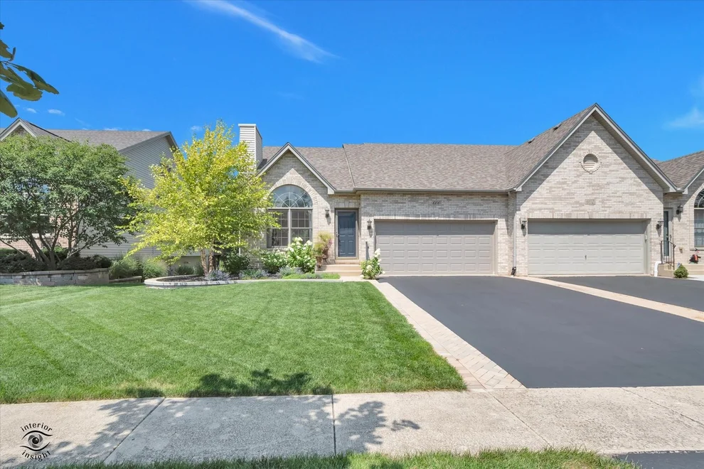 Unit for sale at 600 Sudbury Circle, Oswego, IL 60543
