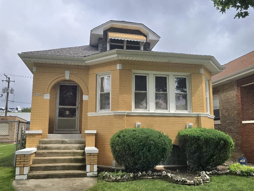 Unit for sale at 2953 N Parkside Avenue, Chicago, IL 60634