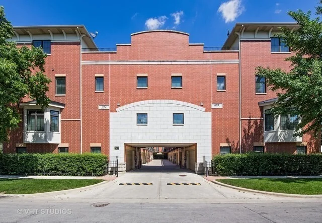 Unit for sale at 1192 S CLARENCE Avenue, Oak Park, IL 60304