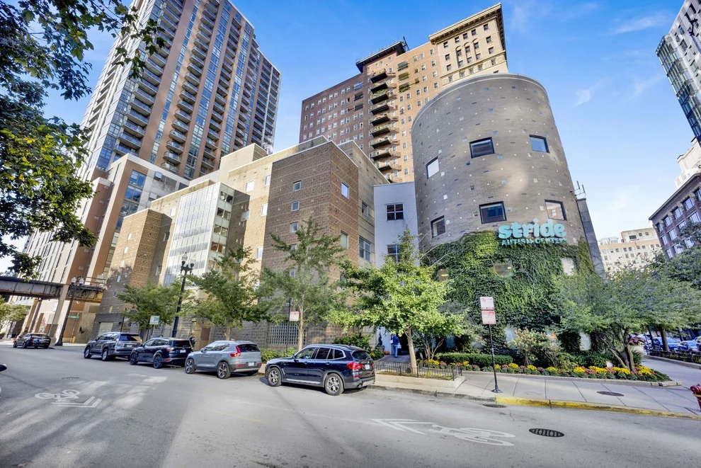 Unit for sale at 40 E 9th Street, Chicago, IL 60605