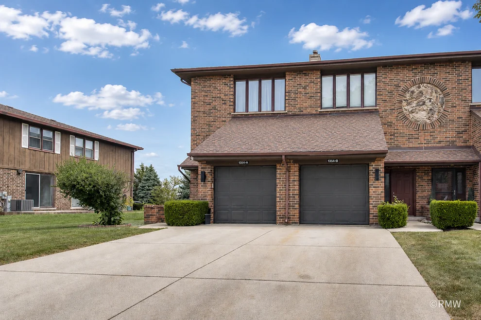 Unit for sale at 1354 W Byron Avenue, Addison, IL 60101
