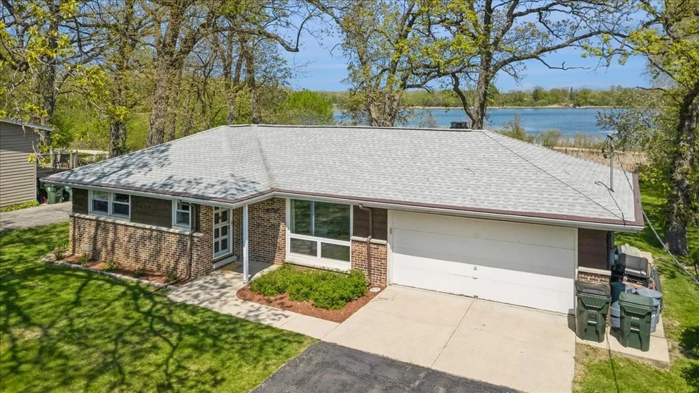 Unit for sale at 1806 Hazelwood Drive, Lindenhurst, IL 60046