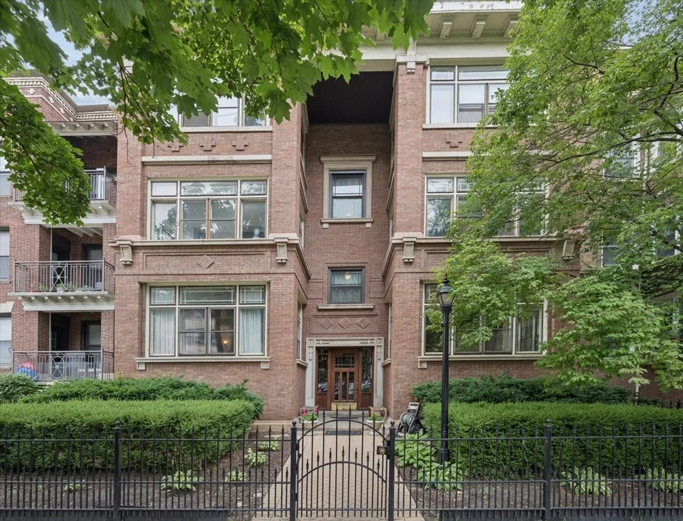 Unit for sale at 5522 S Everett Avenue, Chicago, IL 60637