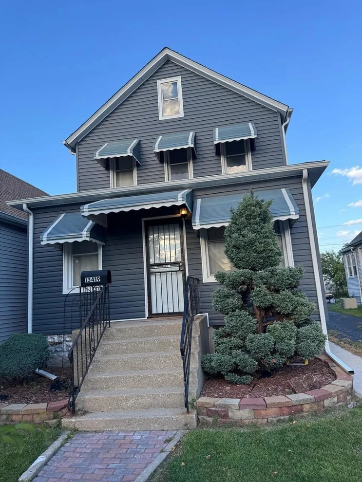 Unit for sale at 13419 S Burley Avenue, Chicago, IL 60633