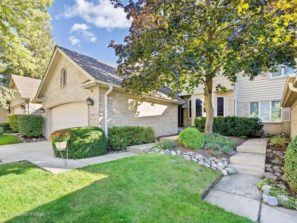 Unit for sale at 2255 Durand Drive, Downers Grove, IL 60515