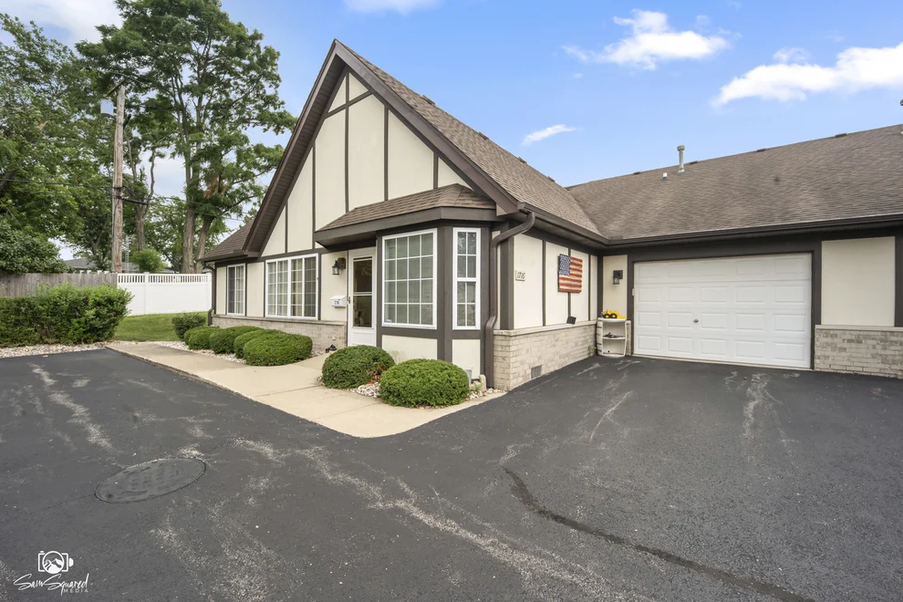 Unit for sale at 1716 Willow Circle Drive, Crest Hill, IL 60403