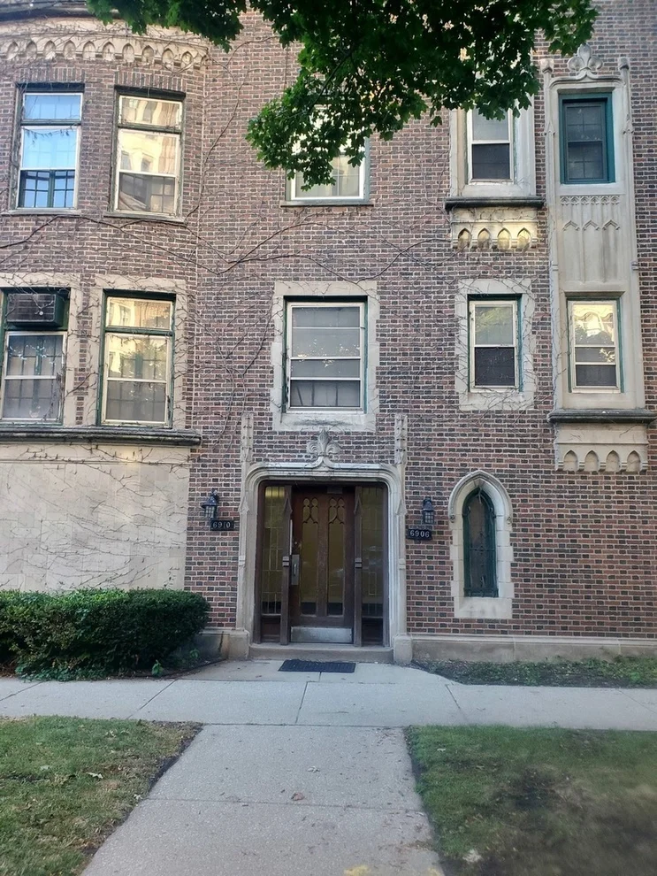Unit for sale at 6906 S Oglesby Avenue, Chicago, IL 60649