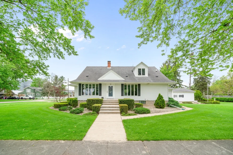 Unit for sale at 200 N Liberty Street, Leland, IL 60531
