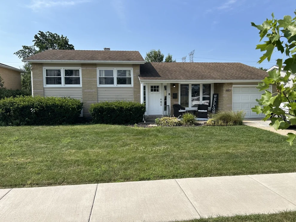 Unit for sale at 683 Sandy Lane, Des Plaines, IL 60016