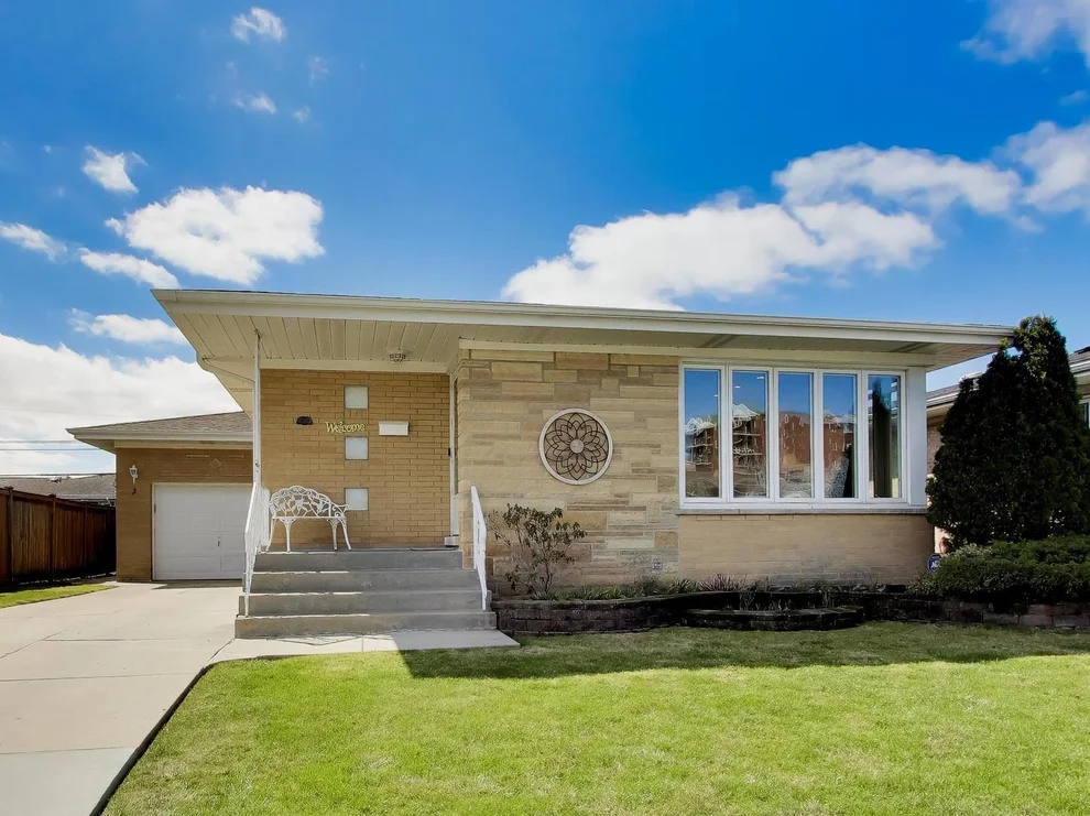 Unit for sale at 8547 W Saint Joseph Avenue, Chicago, IL 60656